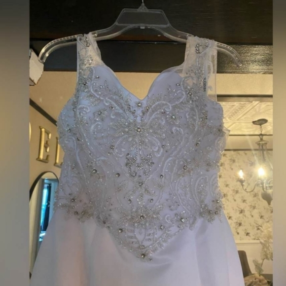 Mary's size 12 mermaid wedding gown - Picture 2 of 3